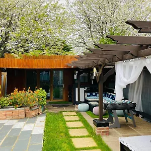 Tropical Style House Near Centre Guest house